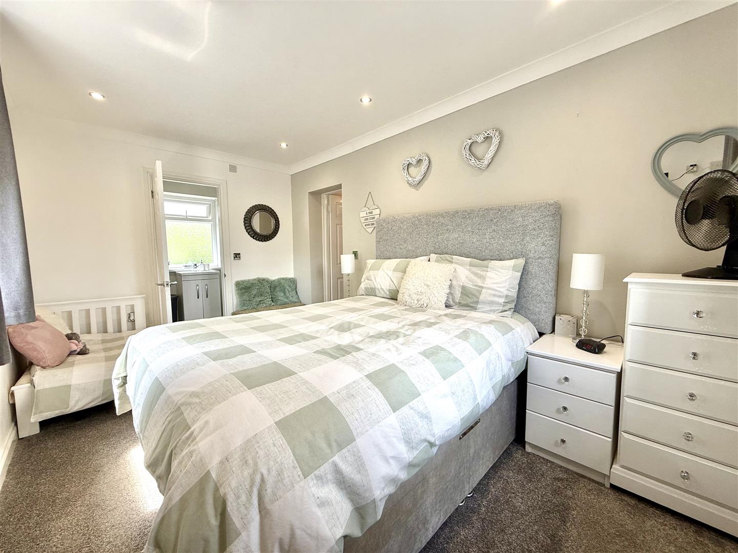 Ffordd Taliesin, Killay, Swansea, SA2 7DF